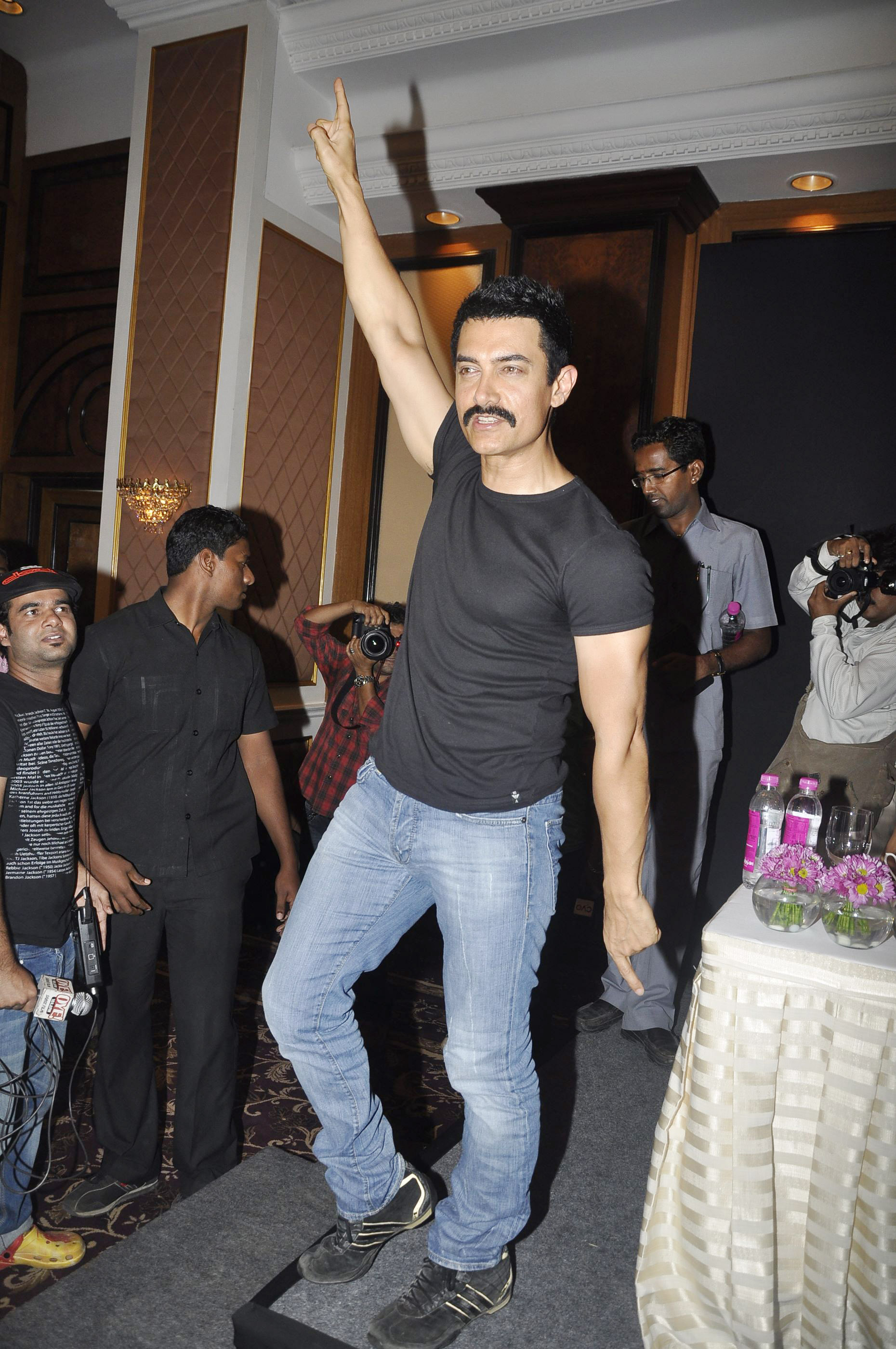 Aamir Khan to promote Delhi Belly | Picture 42416